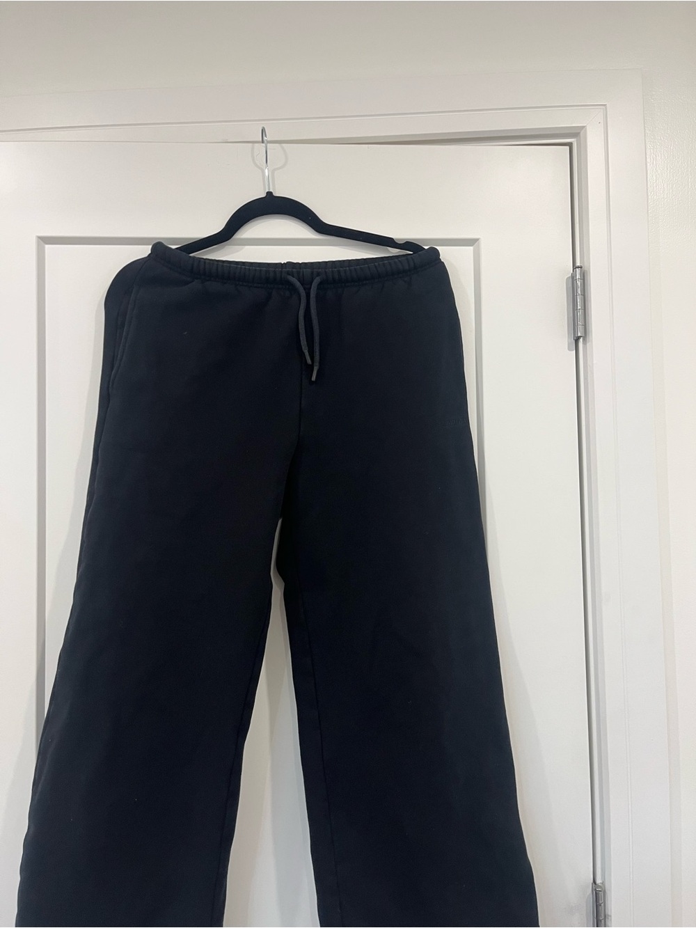 Aritzia Men's Black Relaxed Drawstring Sweatpants